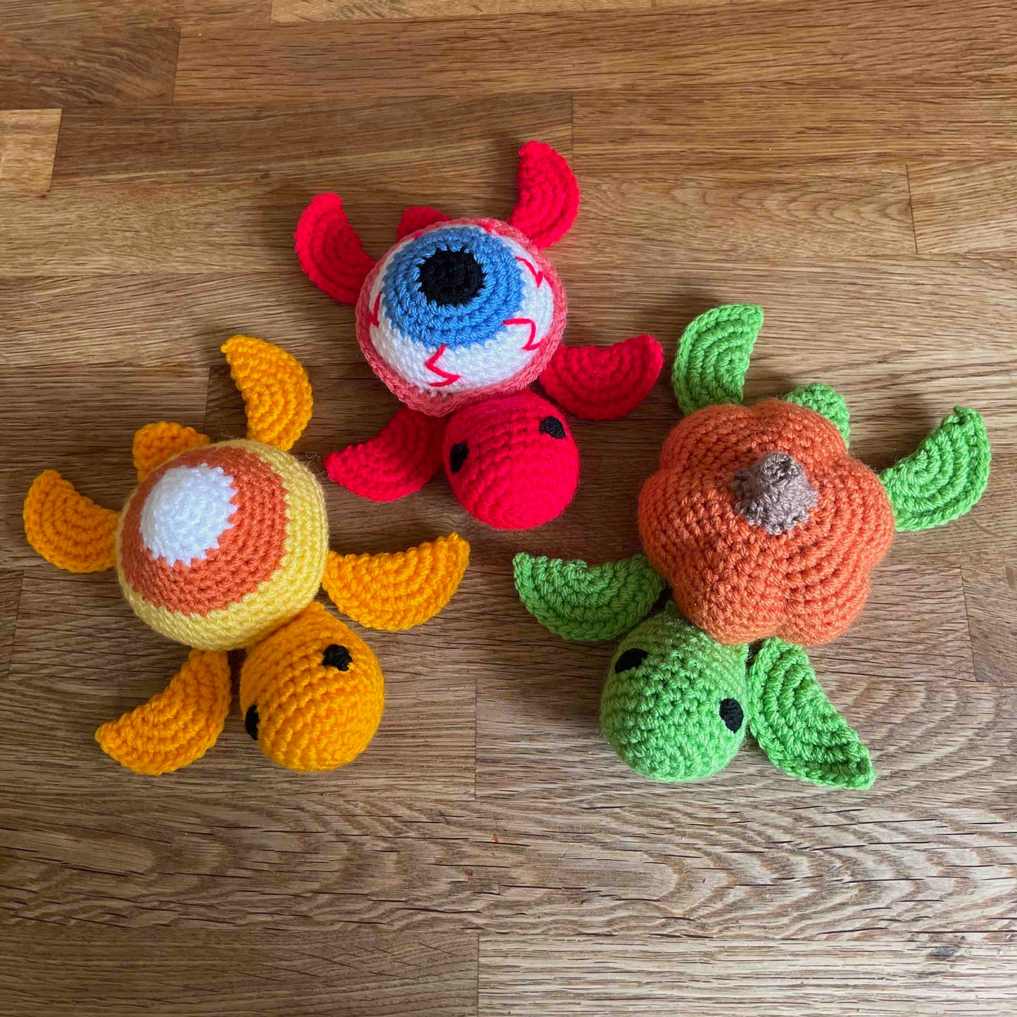 No-Sew Halloween Turtle Amigurumi Plushies
