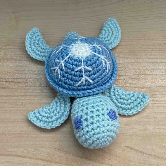 No-Sew Christmas Turtle Amigurumi Plushies