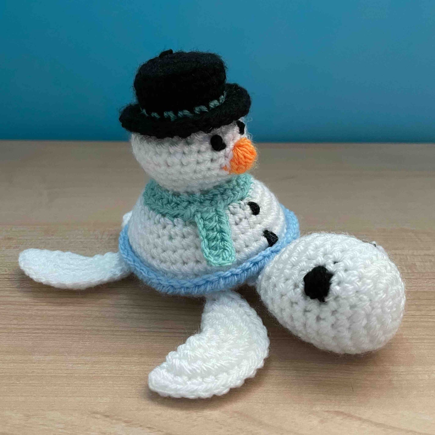 No-Sew Christmas Turtle Amigurumi Plushies